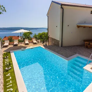 Antani With Heated Pool, Sauna & Jacuzzi Crikvenica
